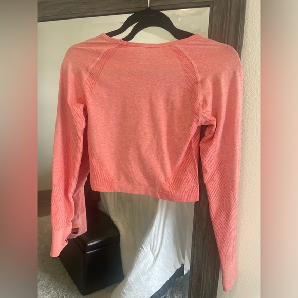 Pink long sleeve athletic crop top - Picture 5 of 5